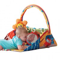 LAMAZE GIMNASIO ESPACIAL JUGUETE INTERACTIVO